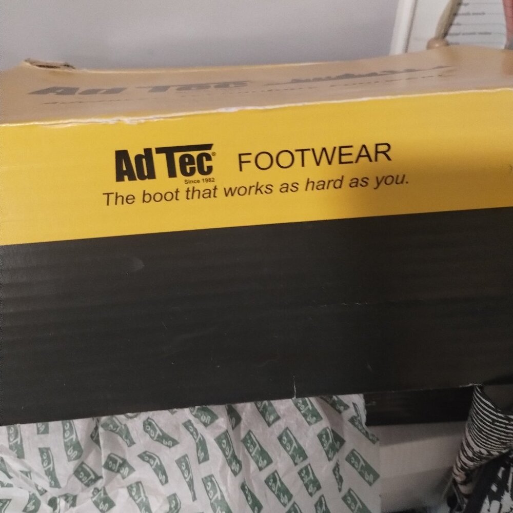 Brand new still in box nice work boots